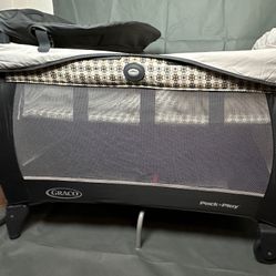 Graco Pack’n Played New Born Mapper Elite