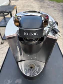 KEURIG Coffee Maker
