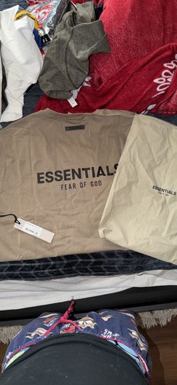 BRAND NEW FEAR OF GOD ESSENTIALS SHIRT + TAGS