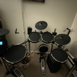 Alesis Nitro Mesh Kit - Electronic Drum Set 