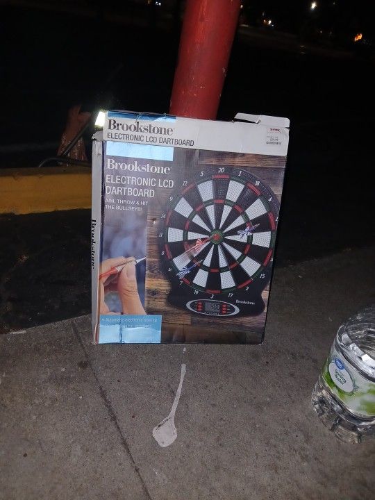 Brookstone ELECTRIC LCD DARTBOARD