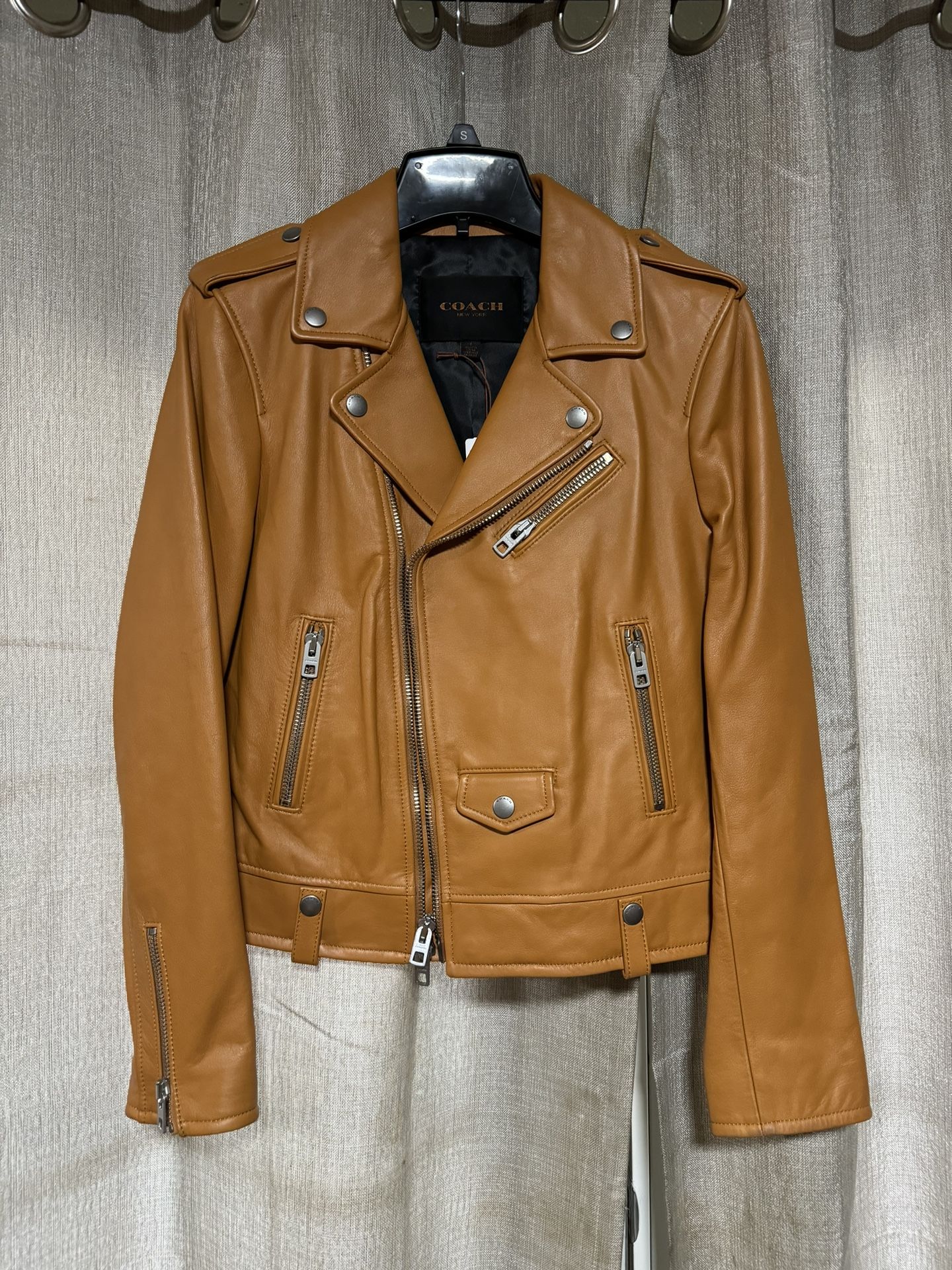 Coach leather jacket size 6 new with tag