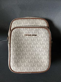 Authentic Michael Kors Jet Set Vanilla Signature Crossbody Bag  Gold Hardware
