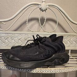 2024
Nike Giannis Immortality 4 EP 'Triple Black' Size 8.5