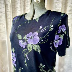 Vintage 1990’s Kathy Ireland Essentials Purple Floral Crop Tee Shirt