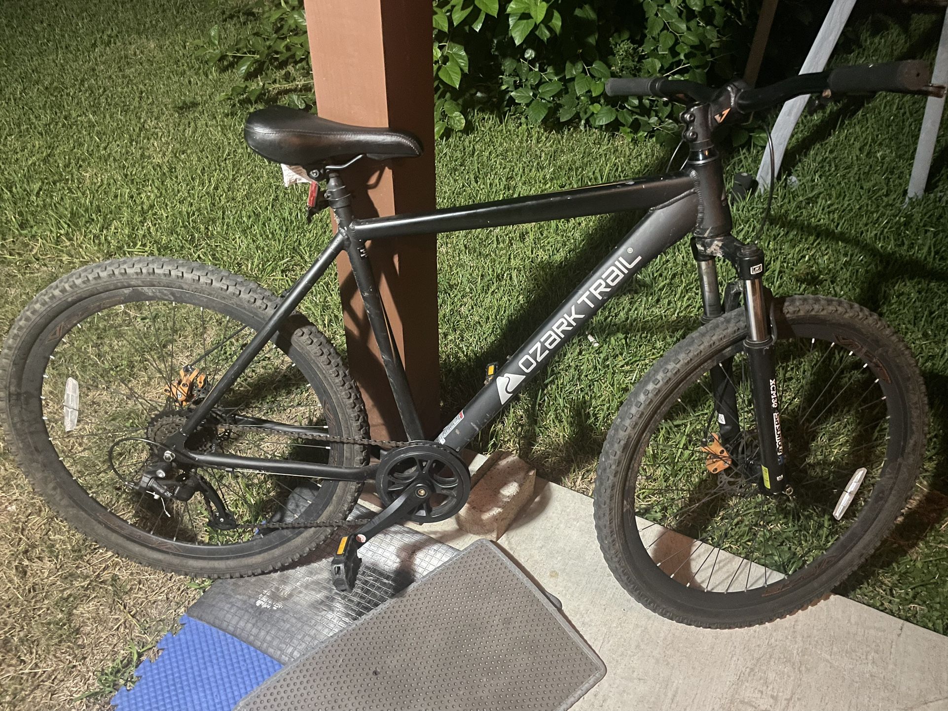 Ozark Trail Vibe 27.5 Inch Mountain Bike