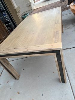 Living spaces Big table