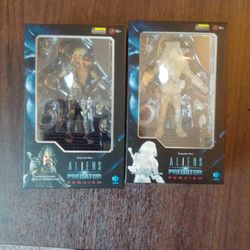 NIB - Alien Vs Predator Requiem Figures