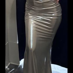 GOLD DRESS LIKE NEW . Used Only 1 Time . SIZE SMALL