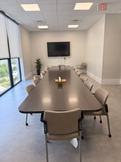 Large Executive Conference Table – Seats 16+ – Excellent Condition