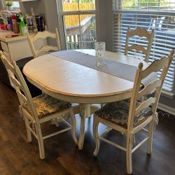 Kitchen Table And 4 Chairs