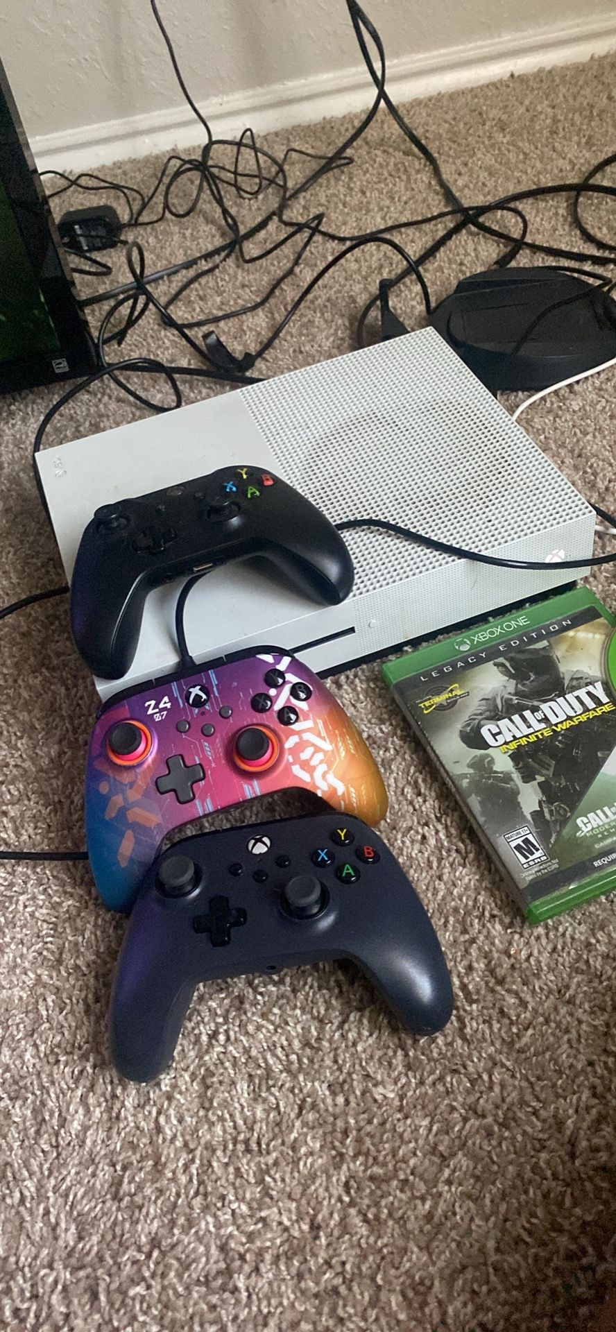 Xbox One S w/3 Controllers & 4 Games