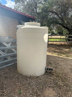 Snyder holding storage tank 500 gallons - no top lid