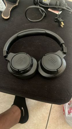 JBL 770 Bluetooth Headphones