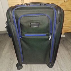 TUMI Alpha Dual Access Expandable Carry-On
