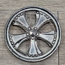 Vintage Silver Star Moving Wheel Spoke Lowrider Hubcap Spinner Belt Buckle Used