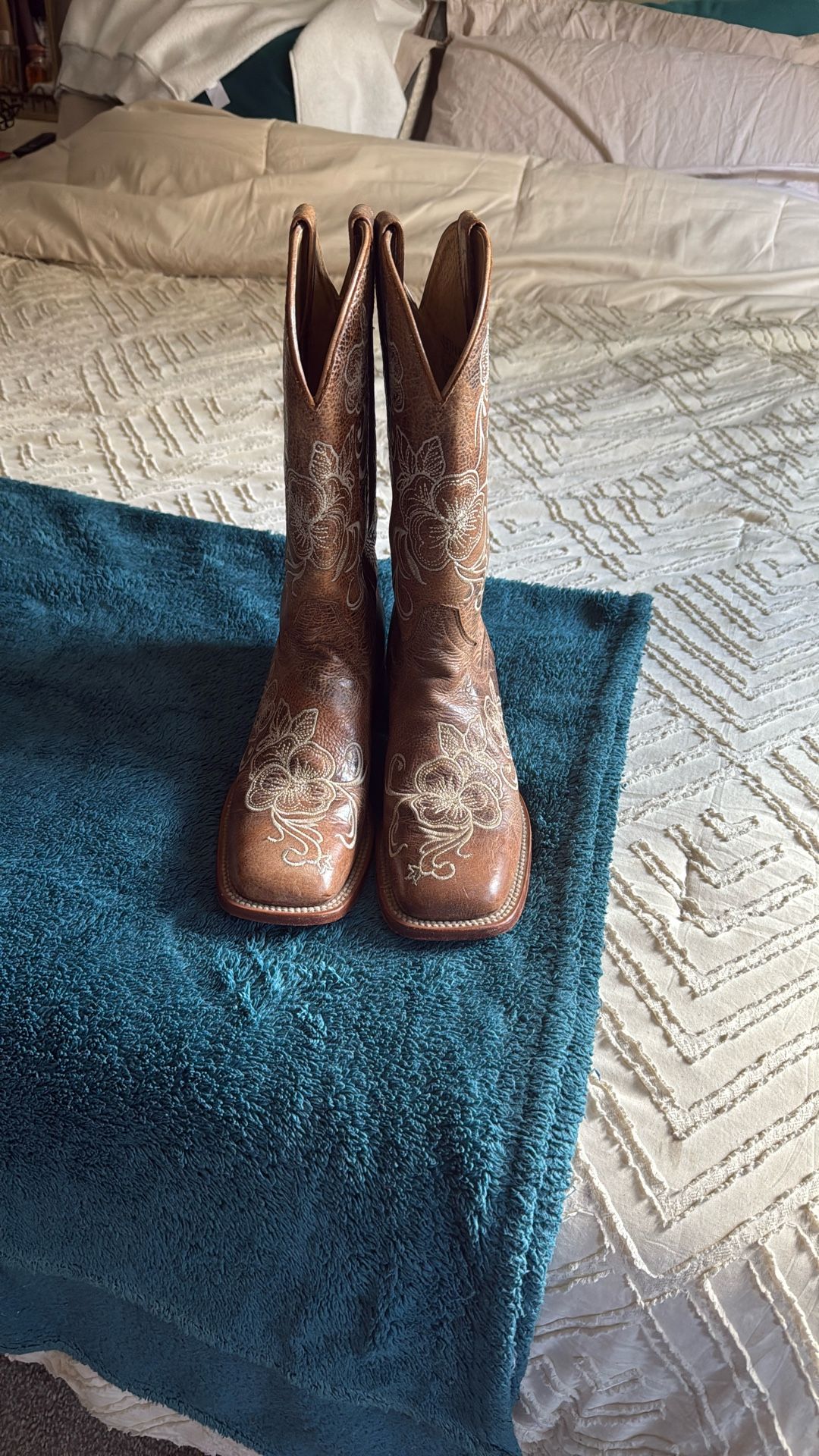 Cowgirl Boots -women 10