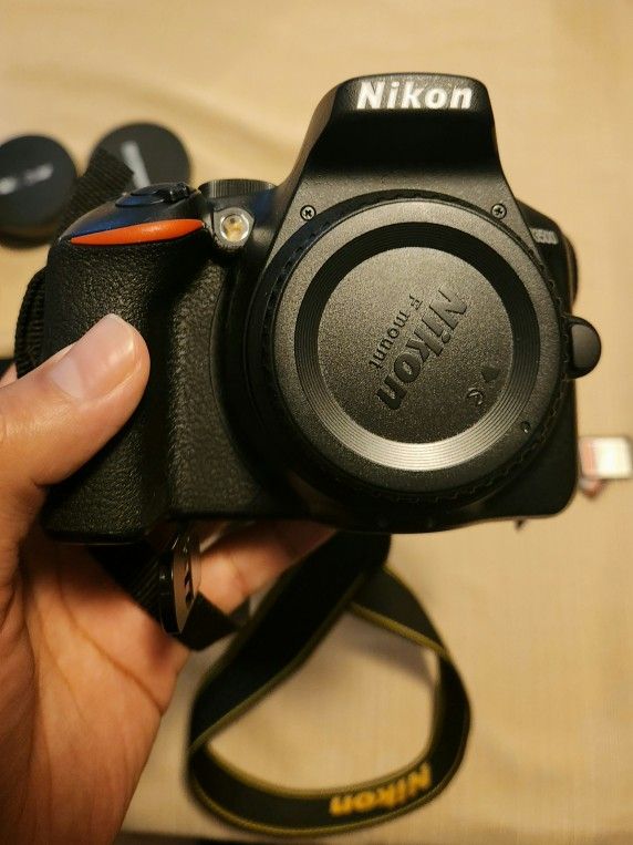 Used Nikon D3500