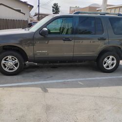 2005 FORD EXPLORER,V6.RUNS GOOD..L/SALE PAPERS