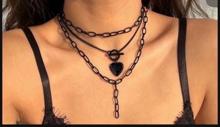 Fine jewelry  black necklace  -NEW-will include a bag