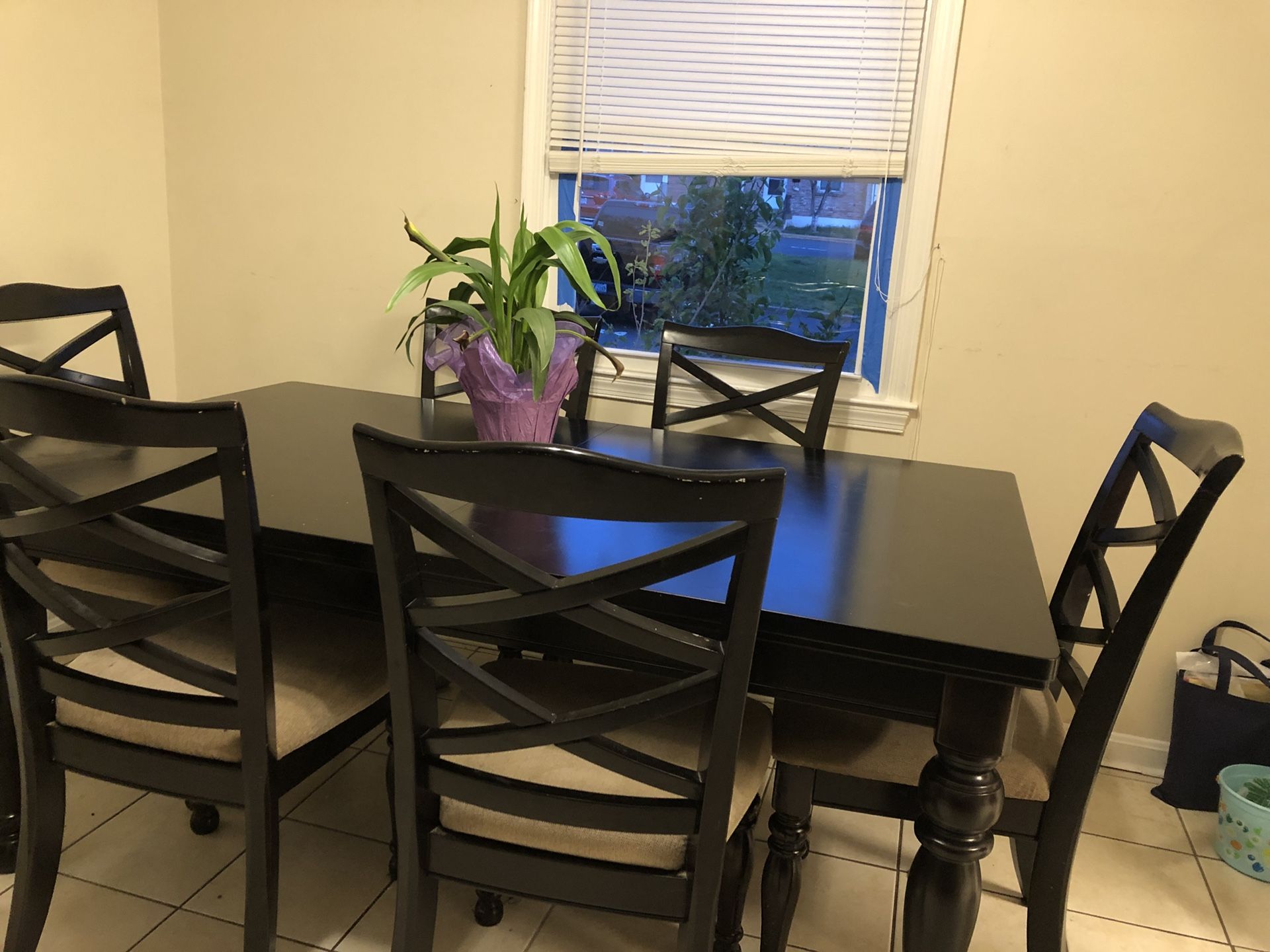 DINING ROOM TABLE