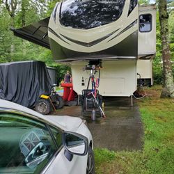 Fifth Wheel RV