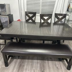expandable dining room table set from living spaces