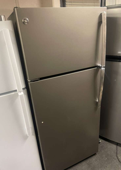 Deal: GE Top Mount Refrigerator – Slate, humidity crispers