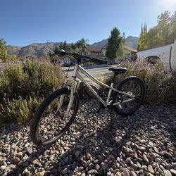 2019 Specialized Hot Rock Mountain Bike