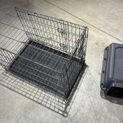 Metal Pet Crate W/divider Wire Form Panel.