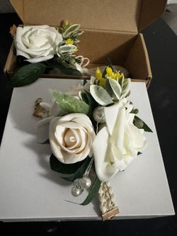 (2) Wrist Corsage For Wedding