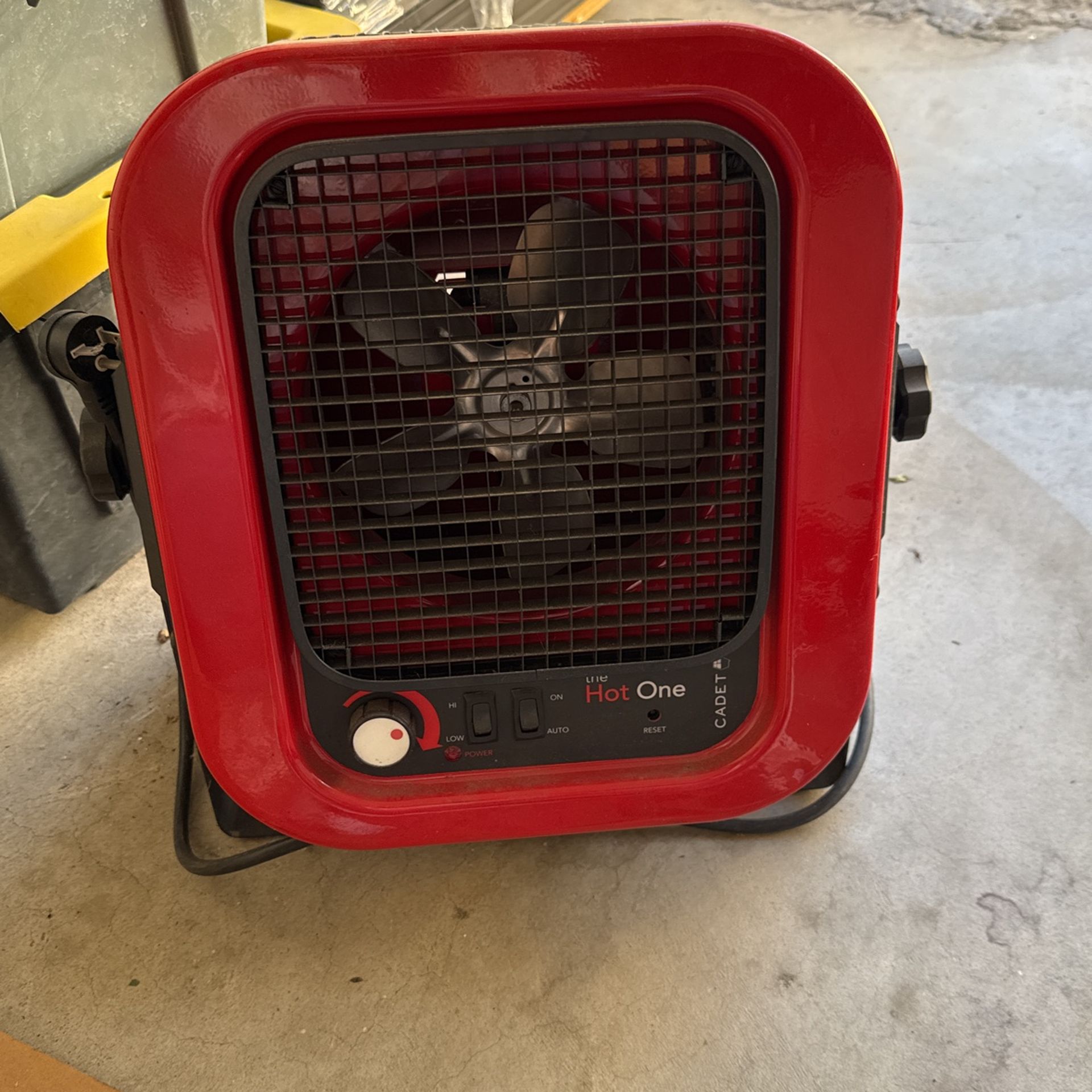 Cadet Hot One Industrial Heater Model RCP402S 4000W/3000W