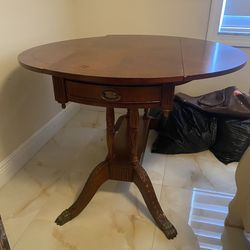Round Wood Table 44”