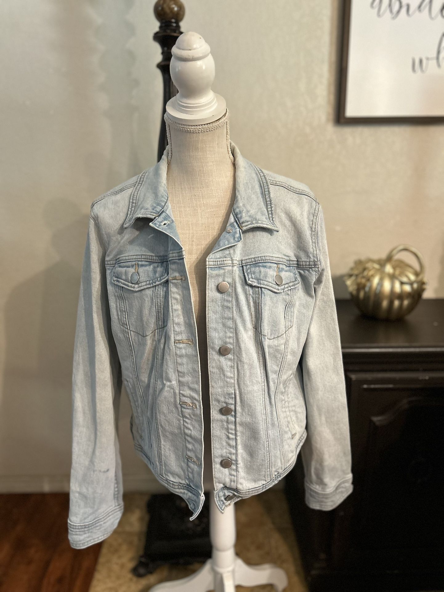 Women denim jacket