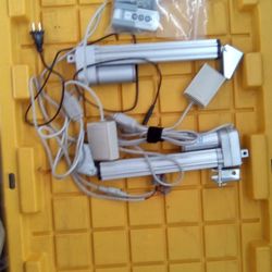 2 Lineal Actuators 8" Stroke With Remote Control 
