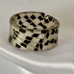 Acrylic Ring, Size 7