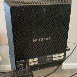 NETGEAR Nighthawk Modem Router Combo - AC1900