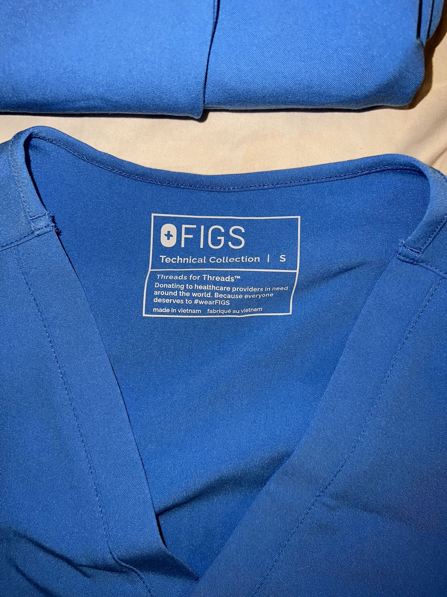 FIGS Scrub Set