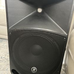 Like New, (open Box) Mackie 1000 Watts DJ Speaker 
