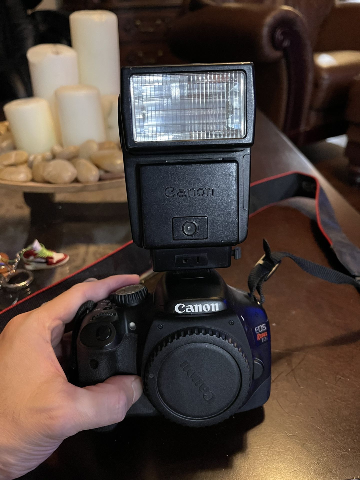 Rebel T2i Canon With Flash for Sale in Ontario, CA OfferUp