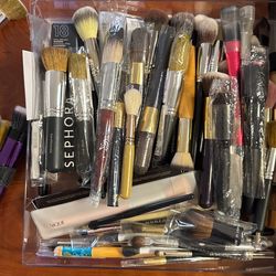 Makeup Brushes 