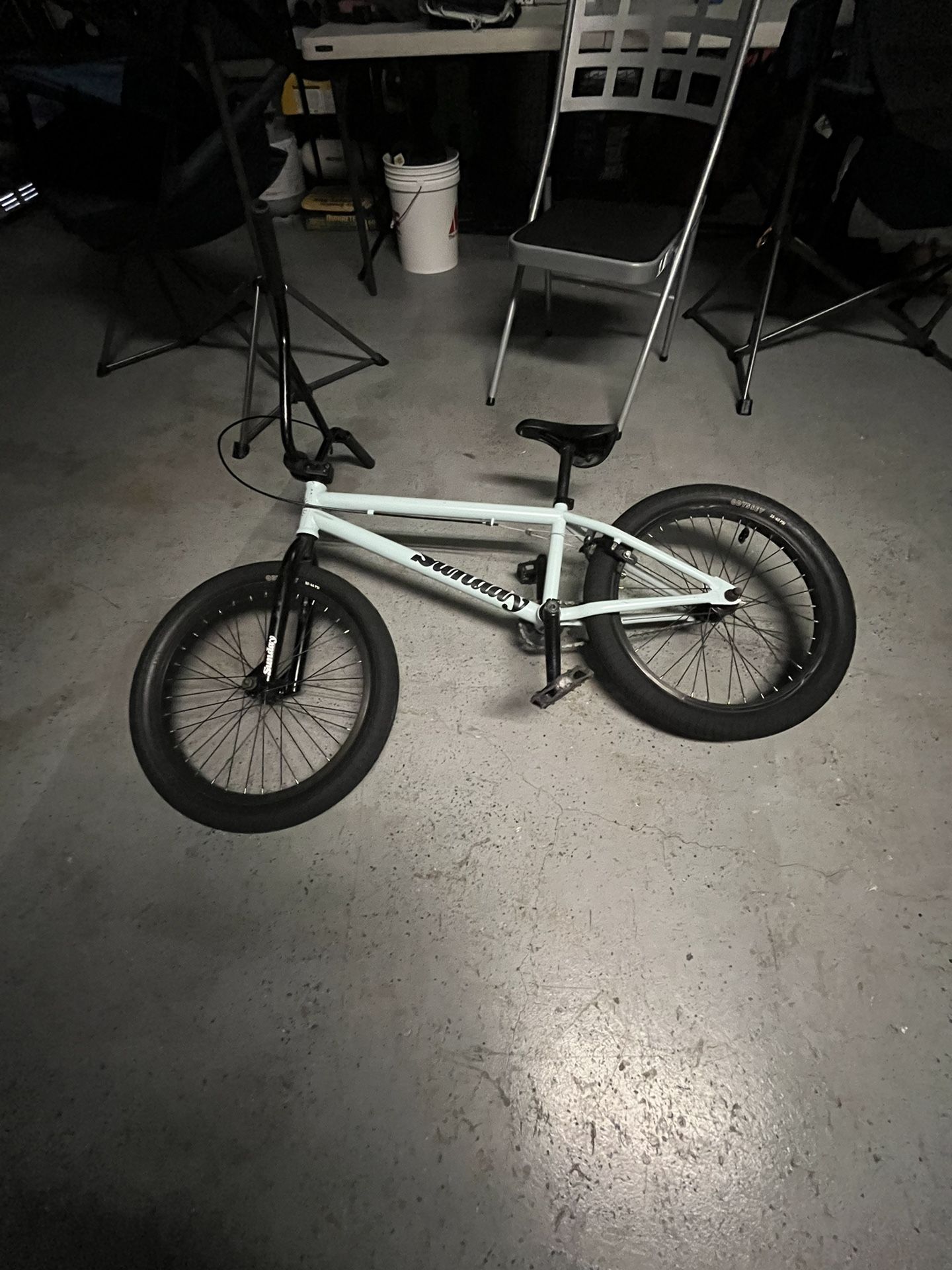 Sunday BMX bike 22’