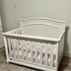 Simmons Kids 4 In 1 Convertible Crib And Dresser 