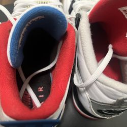 Jordan 4 ( Size 4.5 )