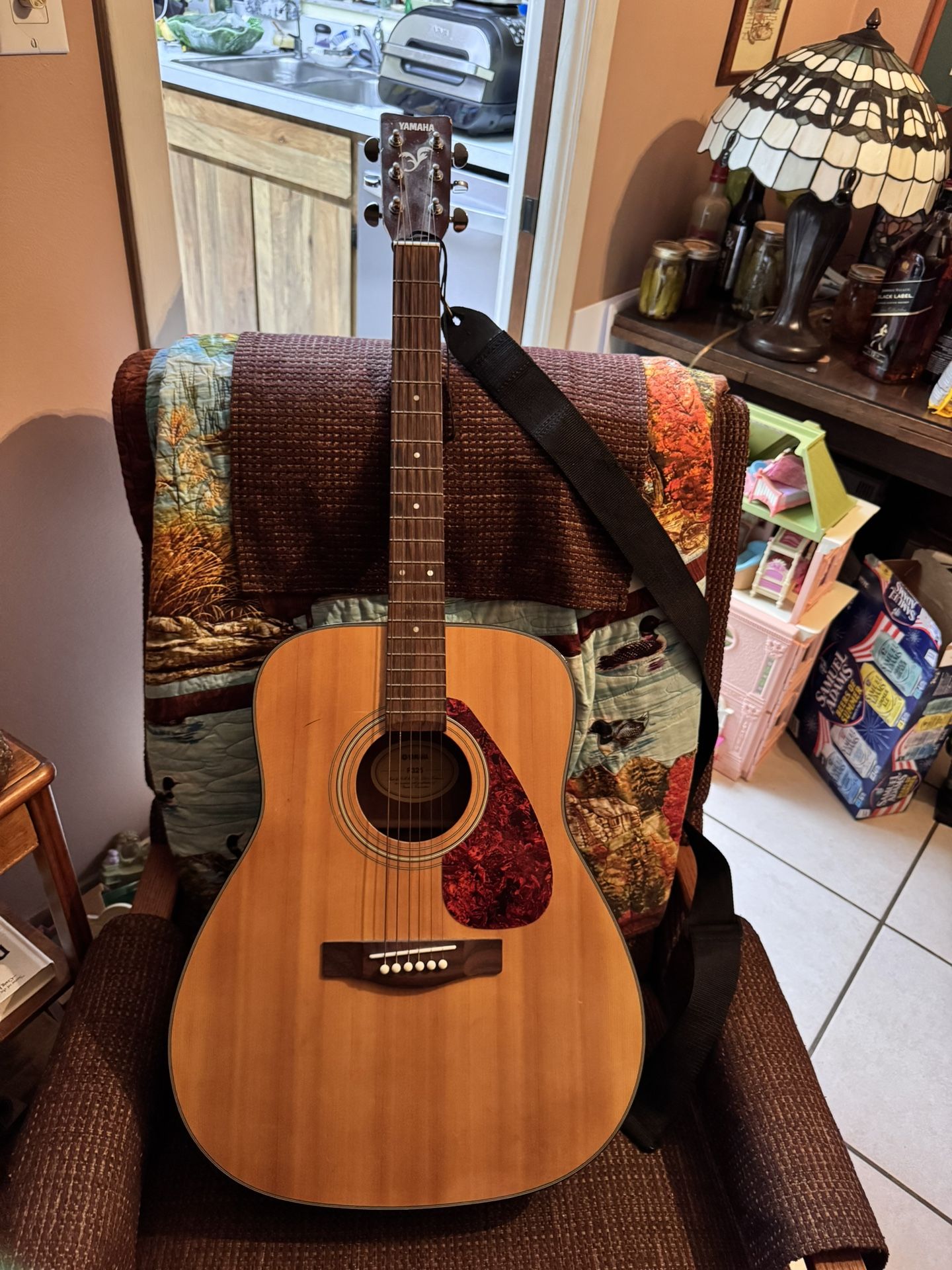 Yamaha F325 beginner guitar