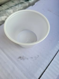 4oz Plastic Cups and Lids