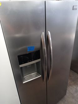 Frigidaire Gallery stainless steel side by side refrigerator (busted UI) - Free delivery
