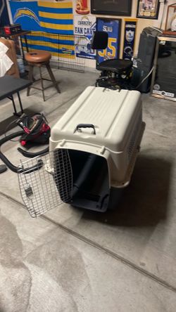 XL dog crate / Large Kennel for pets