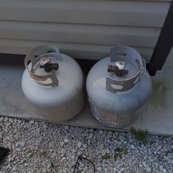 Empty gas tank for outdoor cooking