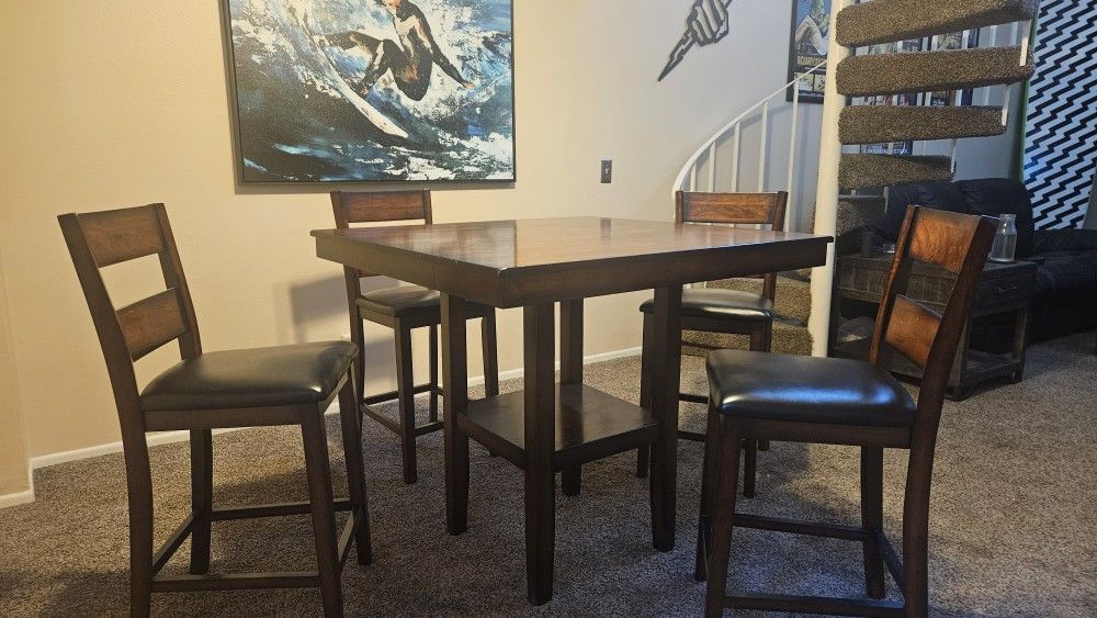Kitchen Table w/ 4 High Chairs
